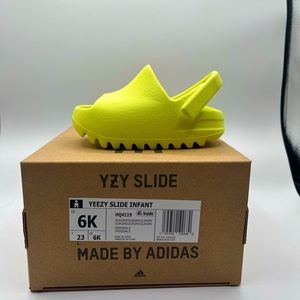Brand new infants Yeezy slides authentic new used size 6k